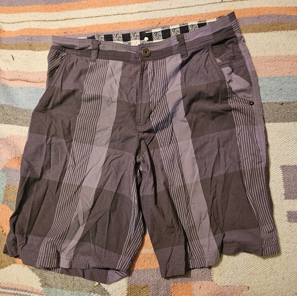 Lululemon Kahuna Shorts size 36